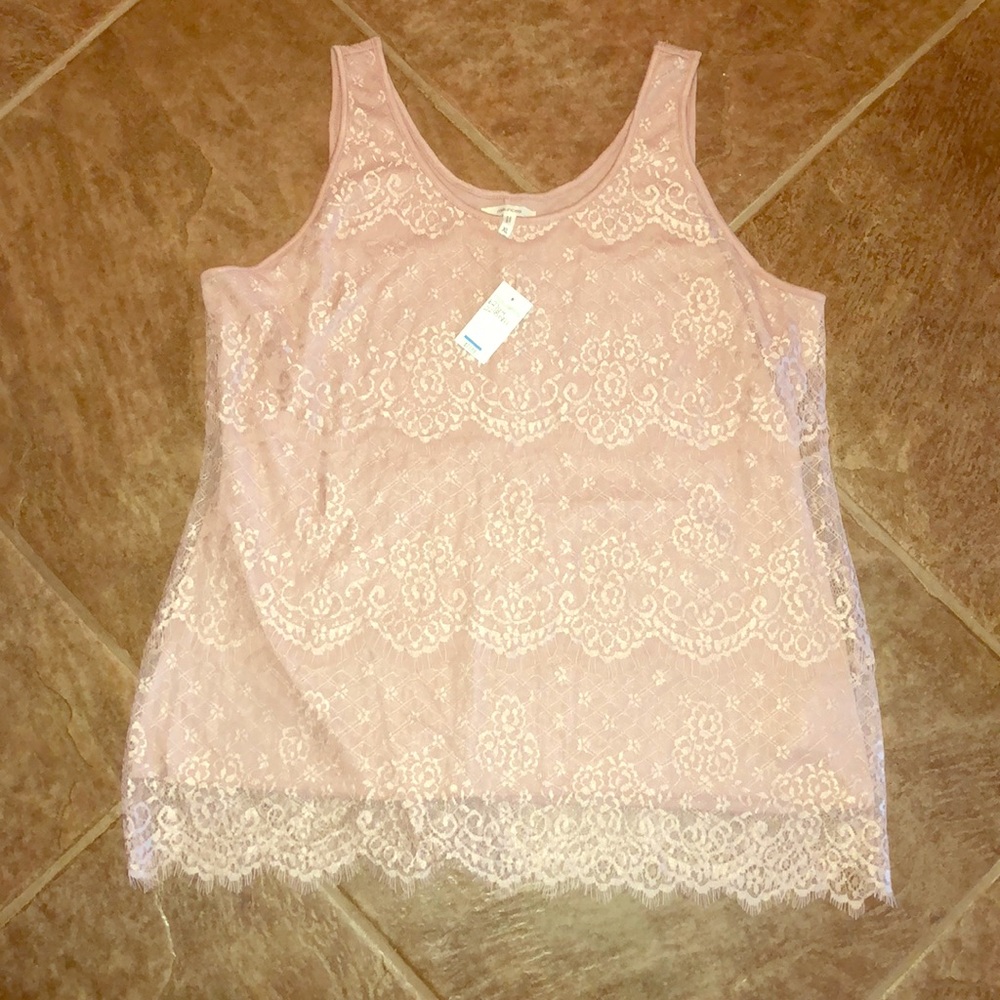 NWT lace detail tank top